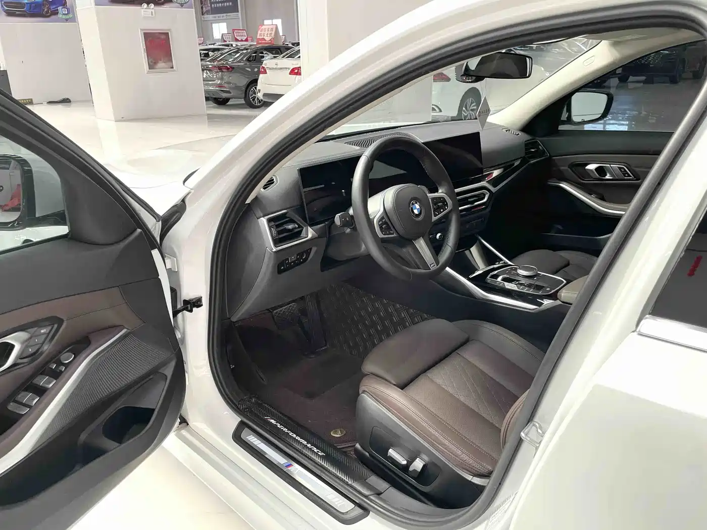 BMW 3 Series 2023 320Li M Sport Package фото 7
