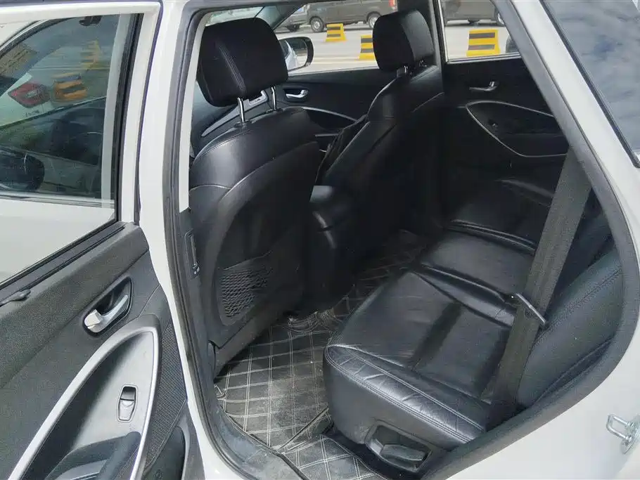 Hyundai Santa Fe 2015 2.0T Automatic 2WD Smart 5-Seater фото 11