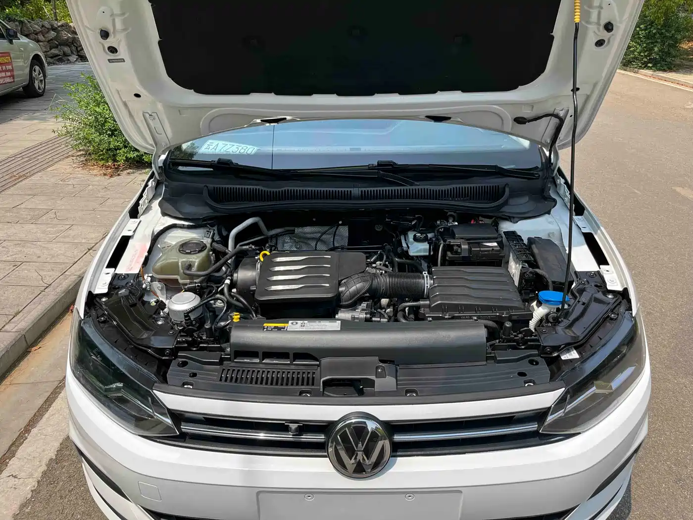 Volkswagen Polo 2019 Plus 1.5L Automatic Colorful Tech Edition фото 27
