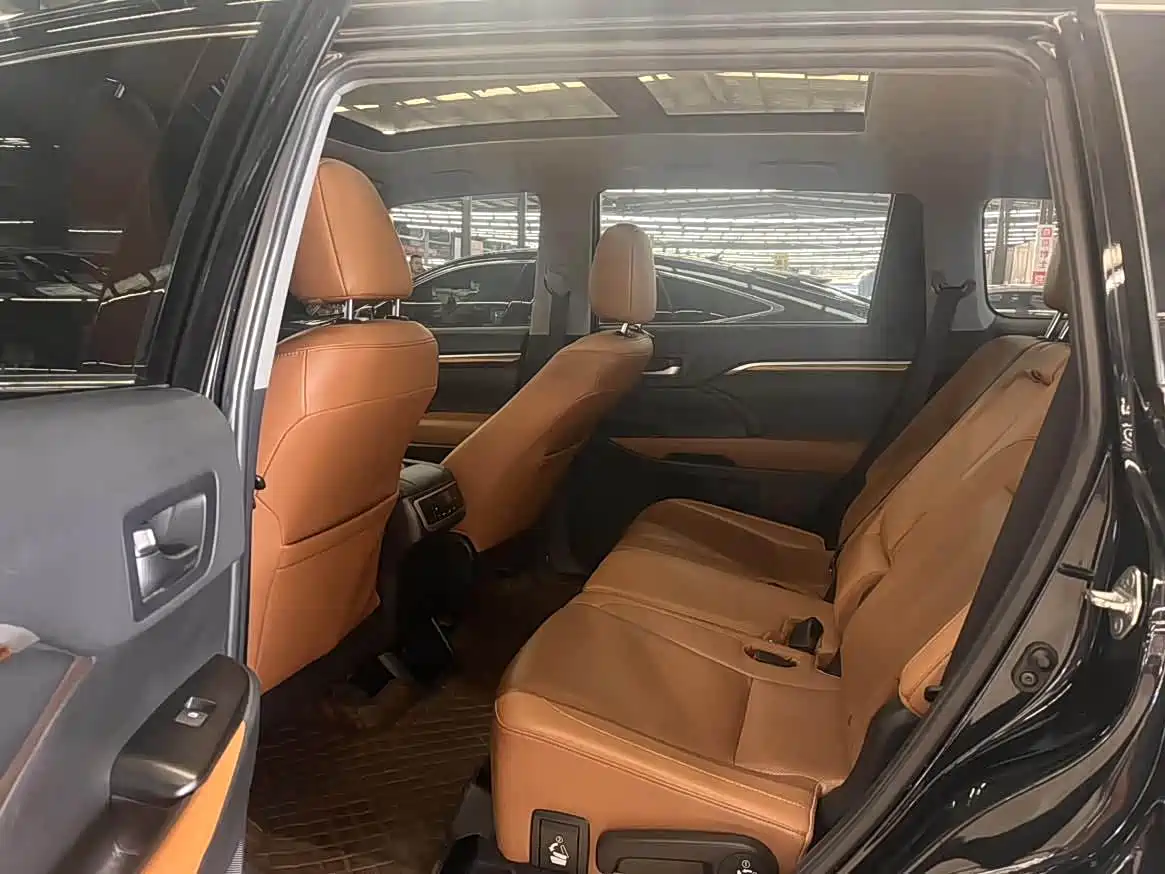 Toyota Highlander 2021 2.0T AWD Knight 7-Seater фото 12