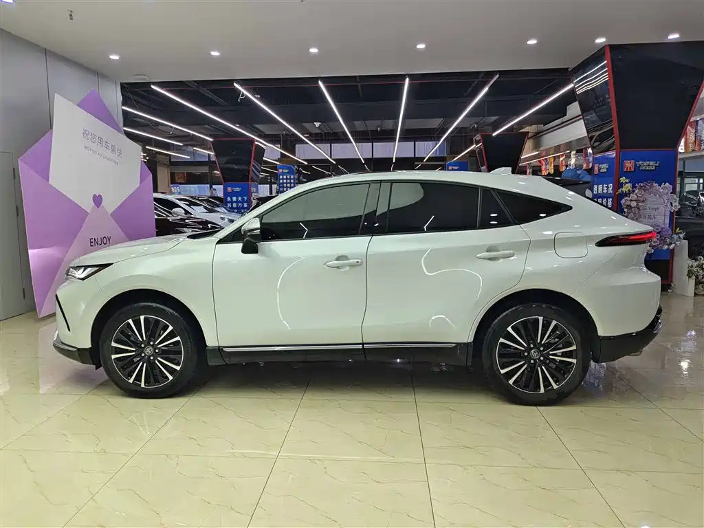Toyota Venza 2022 2.0L CVT 2WD Premium фото 7