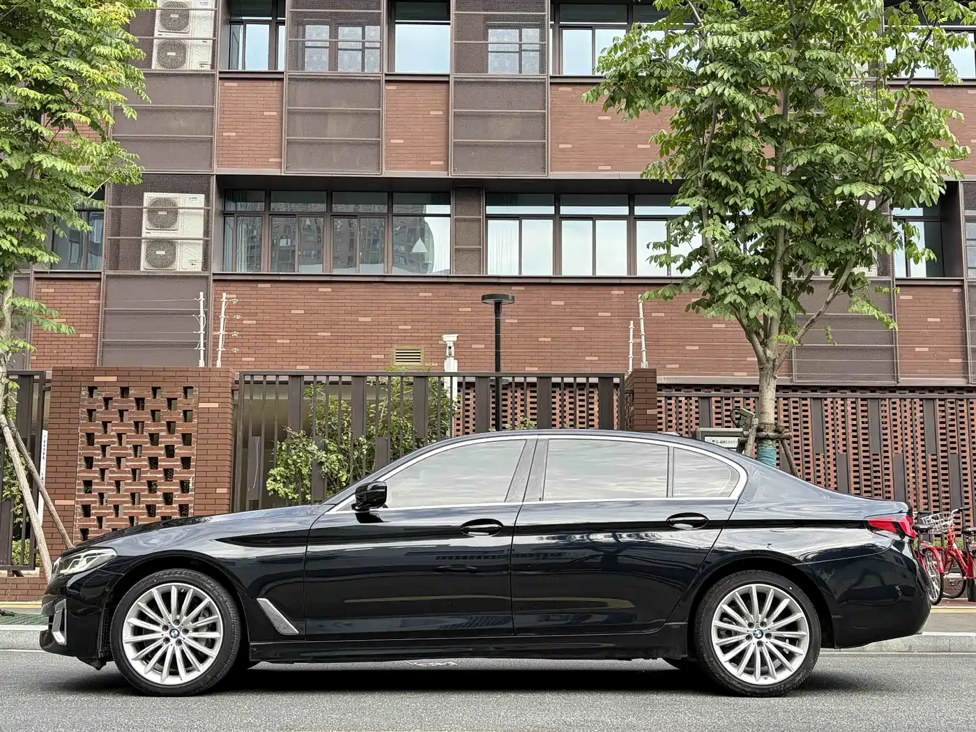 BMW 5 Series 2022 Facelift 530Li Executive Luxury Package фото 3