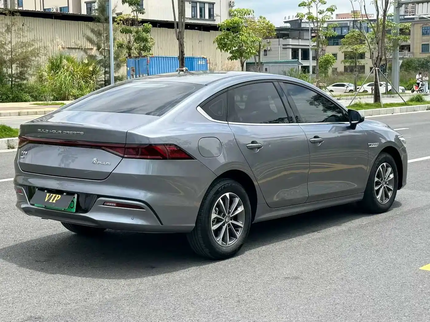 BYD Qin PLUS 2024 Glory Edition DM-i 55KM Leading фото 9