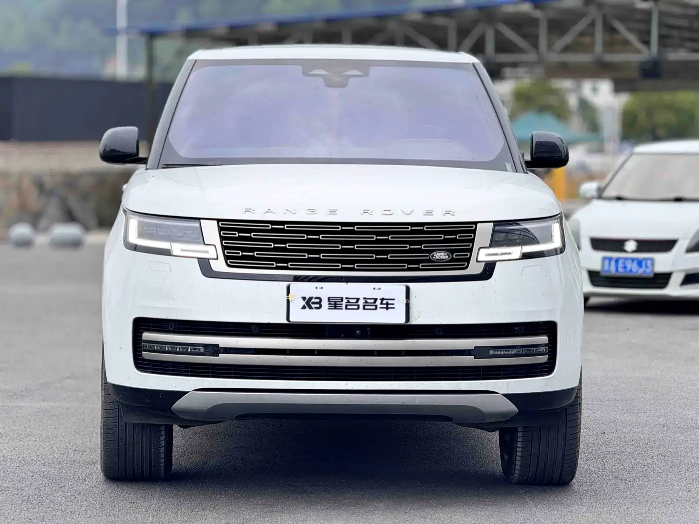 Land Rover Range Rover 2024 3.0 L6 400PS Golden Age Extended 7-Seater фото 2