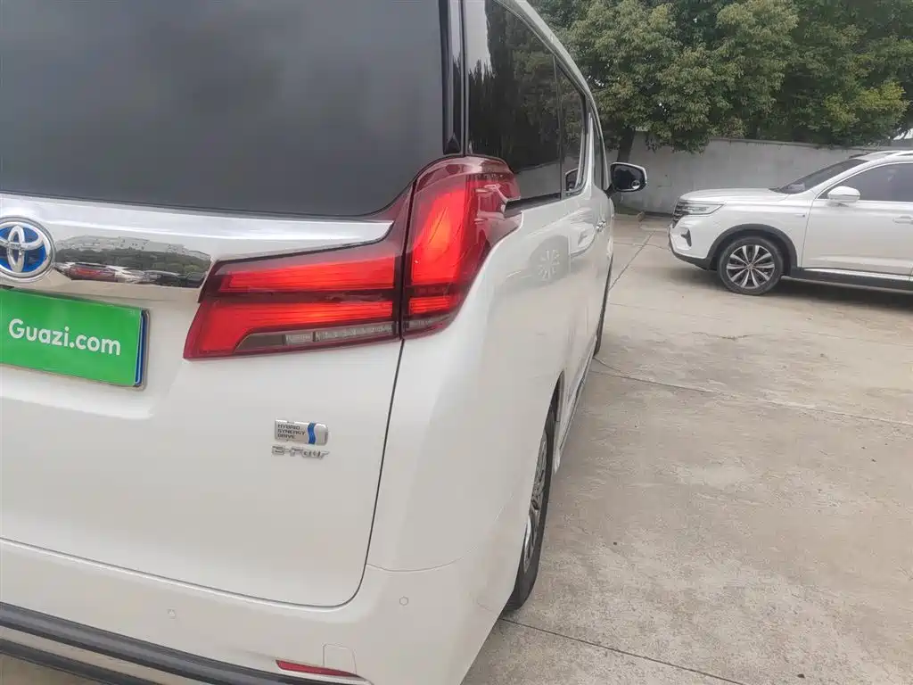 Toyota Alphard 2021 Hybrid 2.5L Premium фото 24