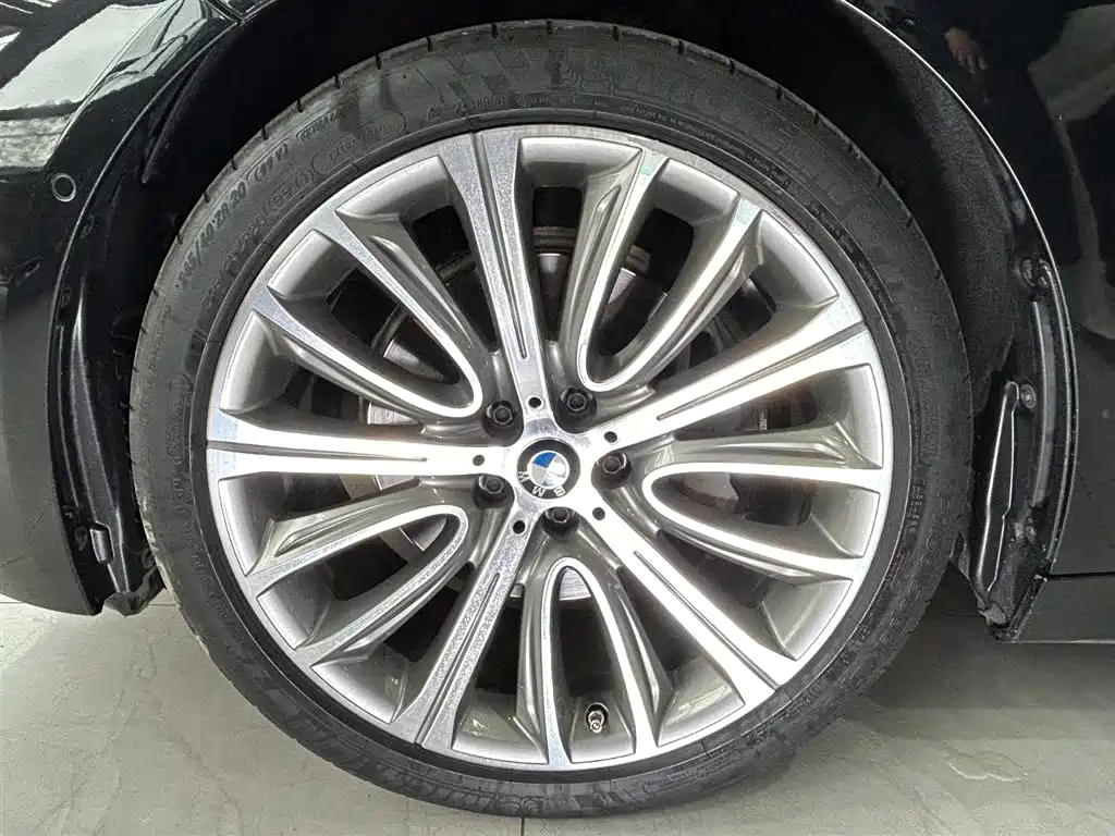 BMW 7 Series 2021 Model 740Li Leading Luxury Package фото 17