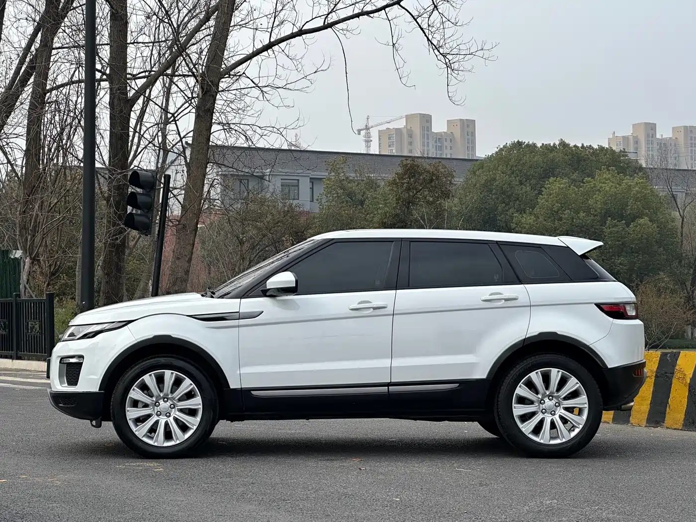 Land Rover Range Rover Evoque 2016 2.0T SE ZhiYao фото 4