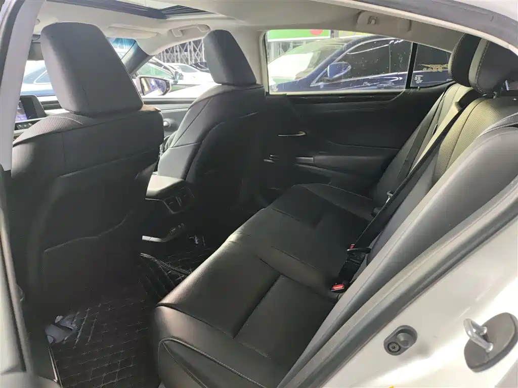 Lexus ES 2018 200 Excellence Edition China V фото 13