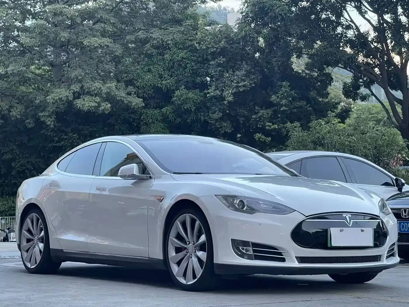 Tesla Model S 2014 2014 Model S P85