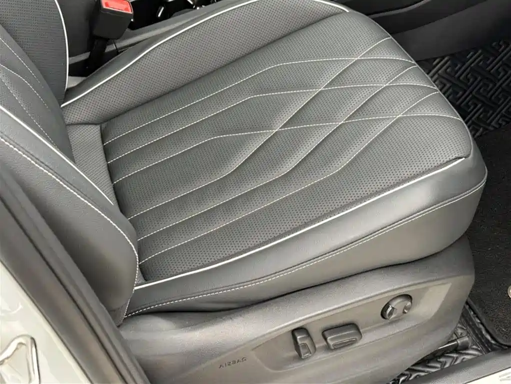 Volkswagen Tiguan L 2022 330TSI Auto 2WD R-Line Premium Edition фото 6