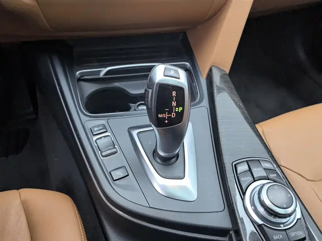 BMW 3 Series GT 2016 320i Design Package фото 13