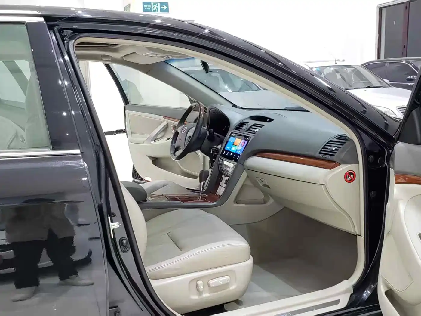 Toyota Camry 2013 200G Classic Luxury Edition фото 6