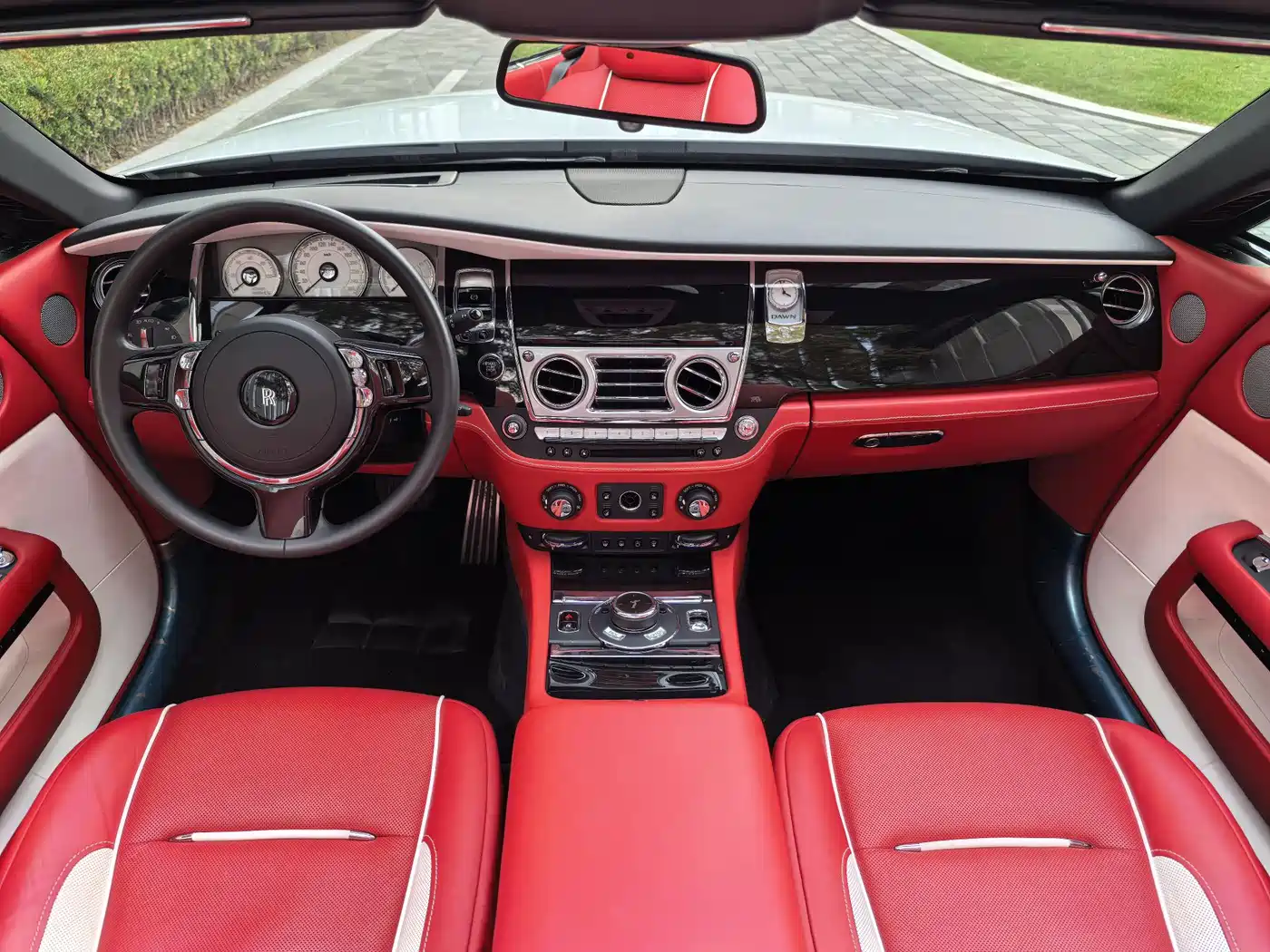 Rolls-Royce Dawn 2021 2018 6.6T Standard