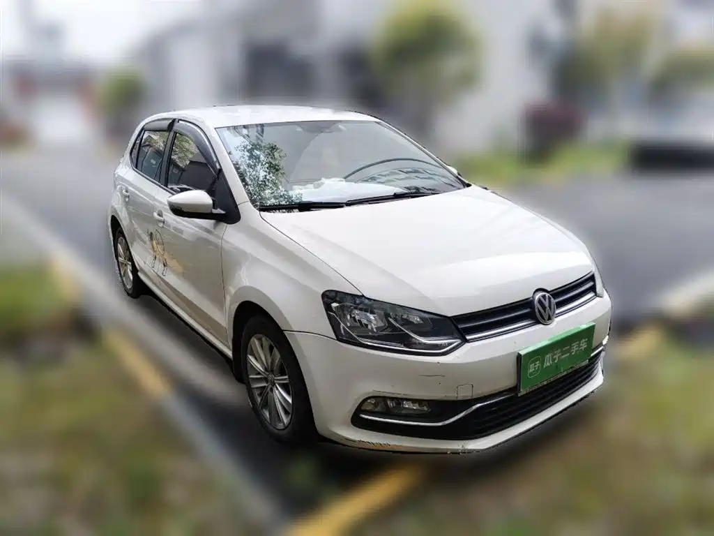 Volkswagen Polo 2014 1.4L Automatic Comfort Edition фото 25