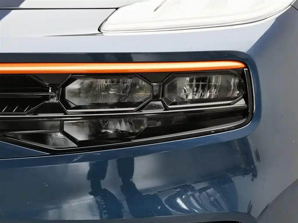 Lynk & Co 06 2020 1.5T Halo фото 7