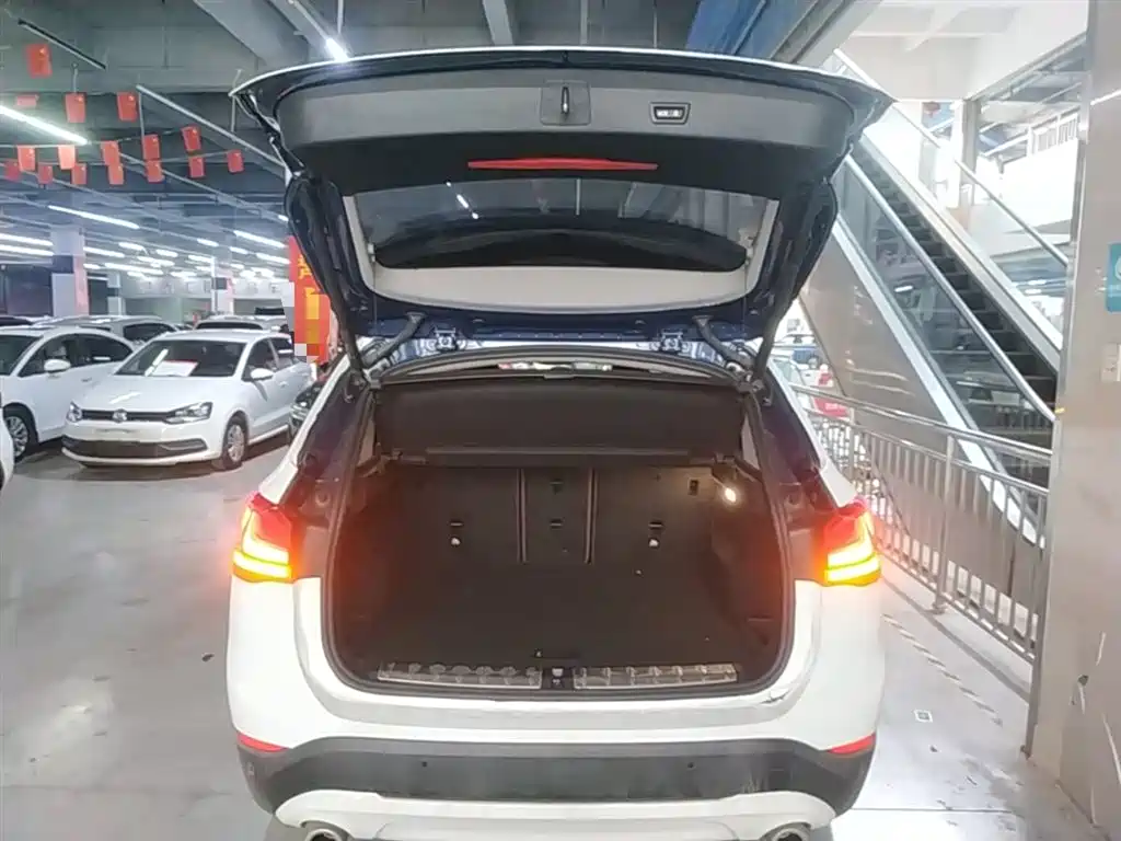 BMW X1 2021 sDrive25Li Leading фото 19