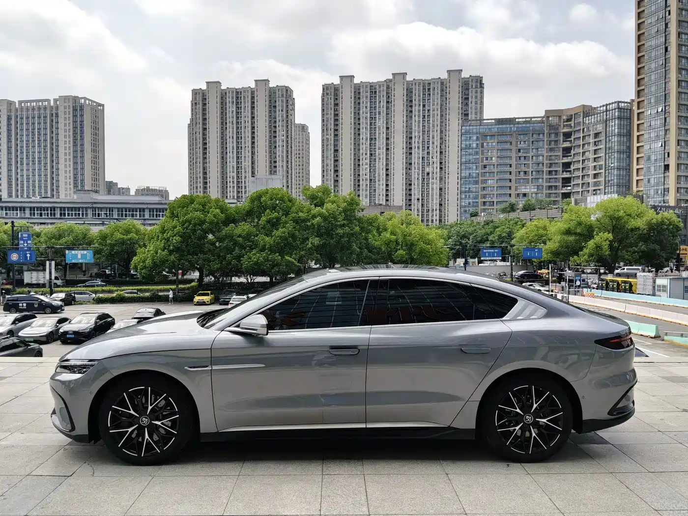 BYD Han 2022 EV Genesis Edition 610KM AWD Premium фото 10