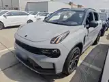 Фото 2 - Lynk & Co 01