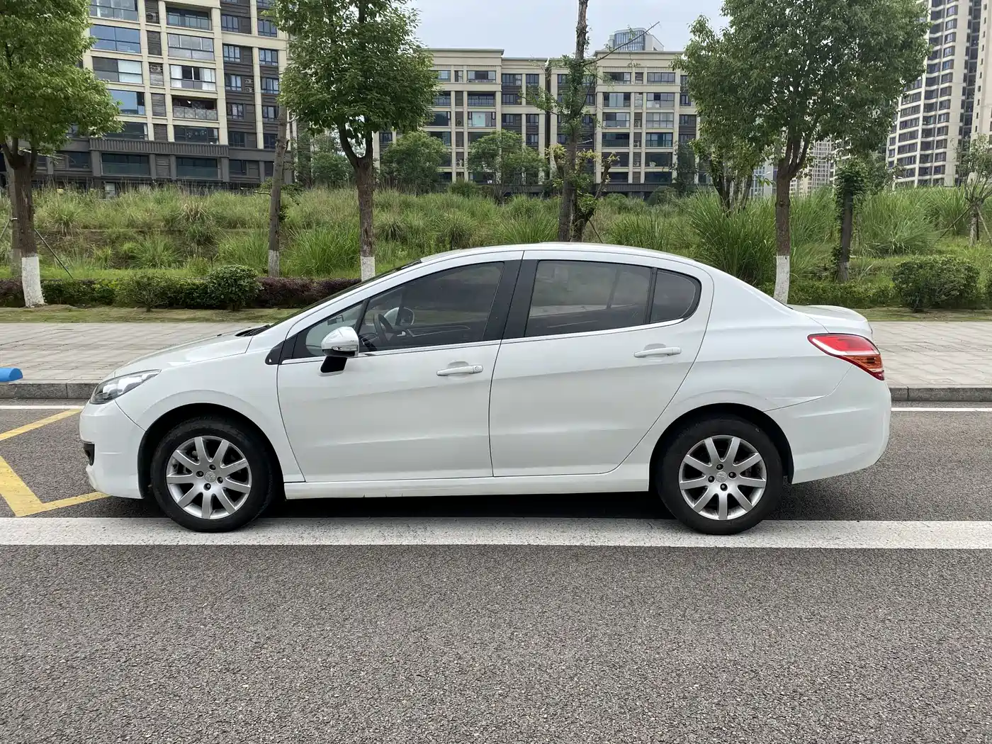 Peugeot 308 2014 Model Joy Edition Classic 1.6L Manual Trend Style фото 3