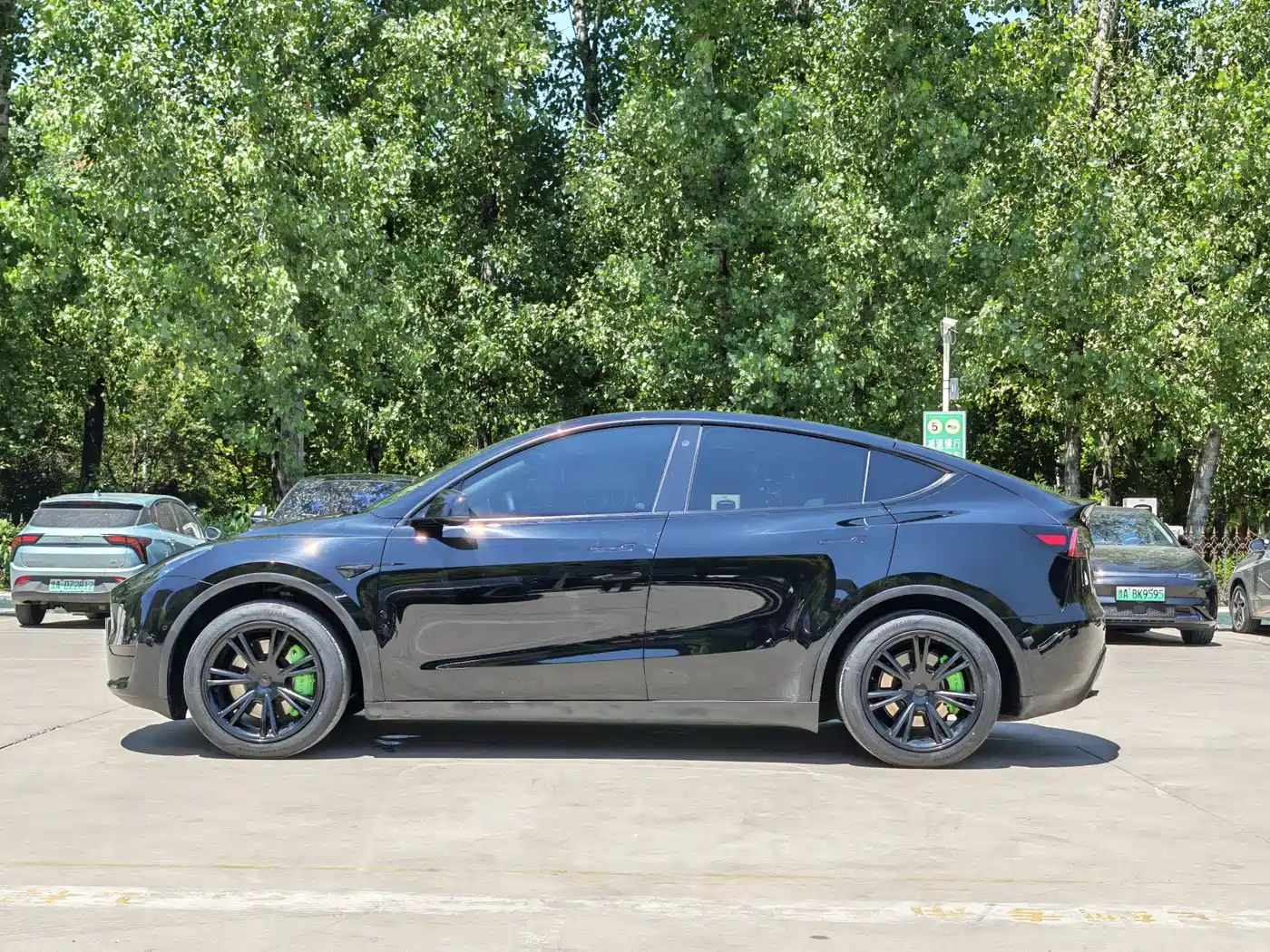 Tesla Model Y 2022 Facelift Rear-Wheel Drive Version 17