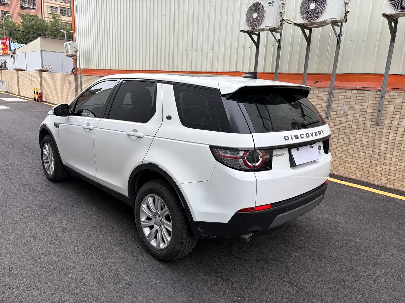 Land Rover Discovery Sport 2018 240PS SE Edition фото 8