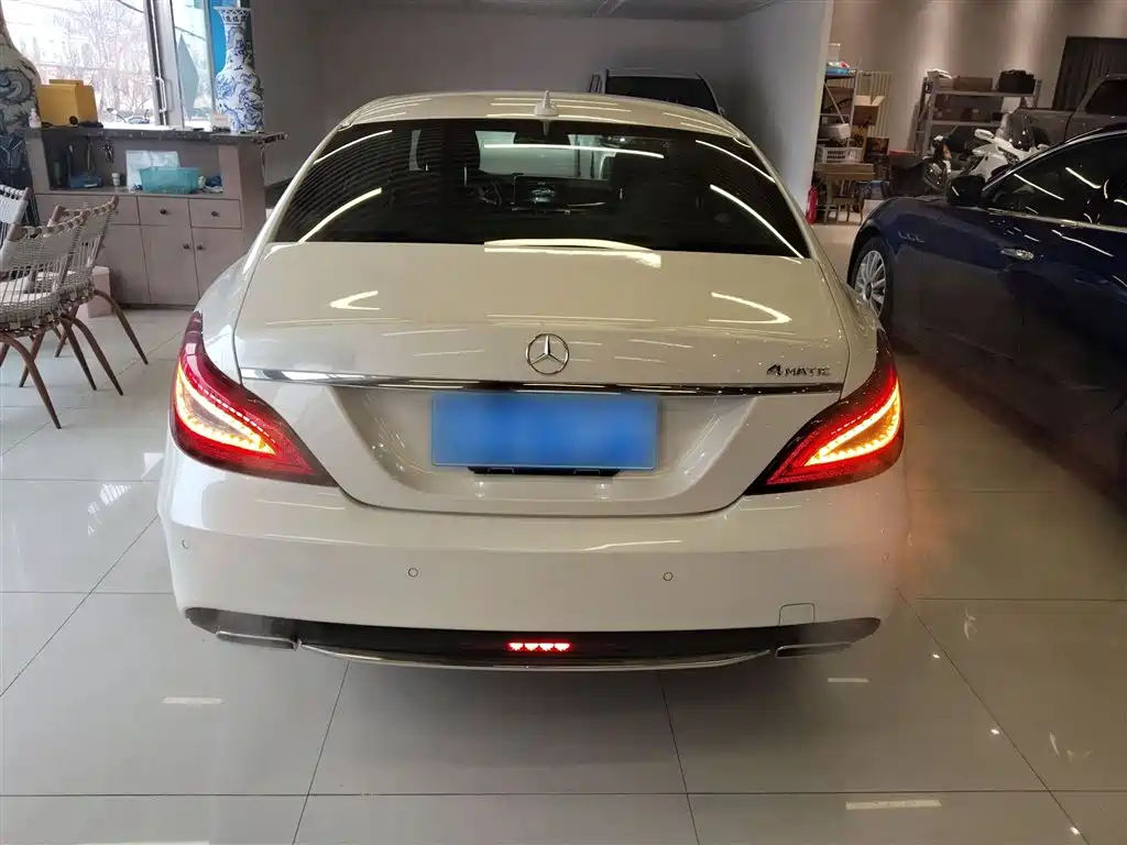 MERCEDES-BENZ CLS
