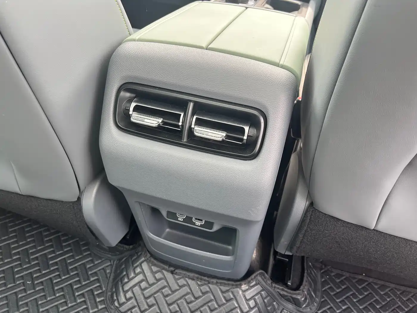 BAIC ORV Beijing Offroad BJ40 2026 2.0D Mega Screen Diesel Edition фото 17