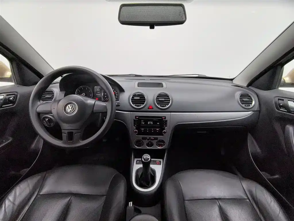 Volkswagen Lavida 2011 1.6L Manual Elegance Edition фото 5