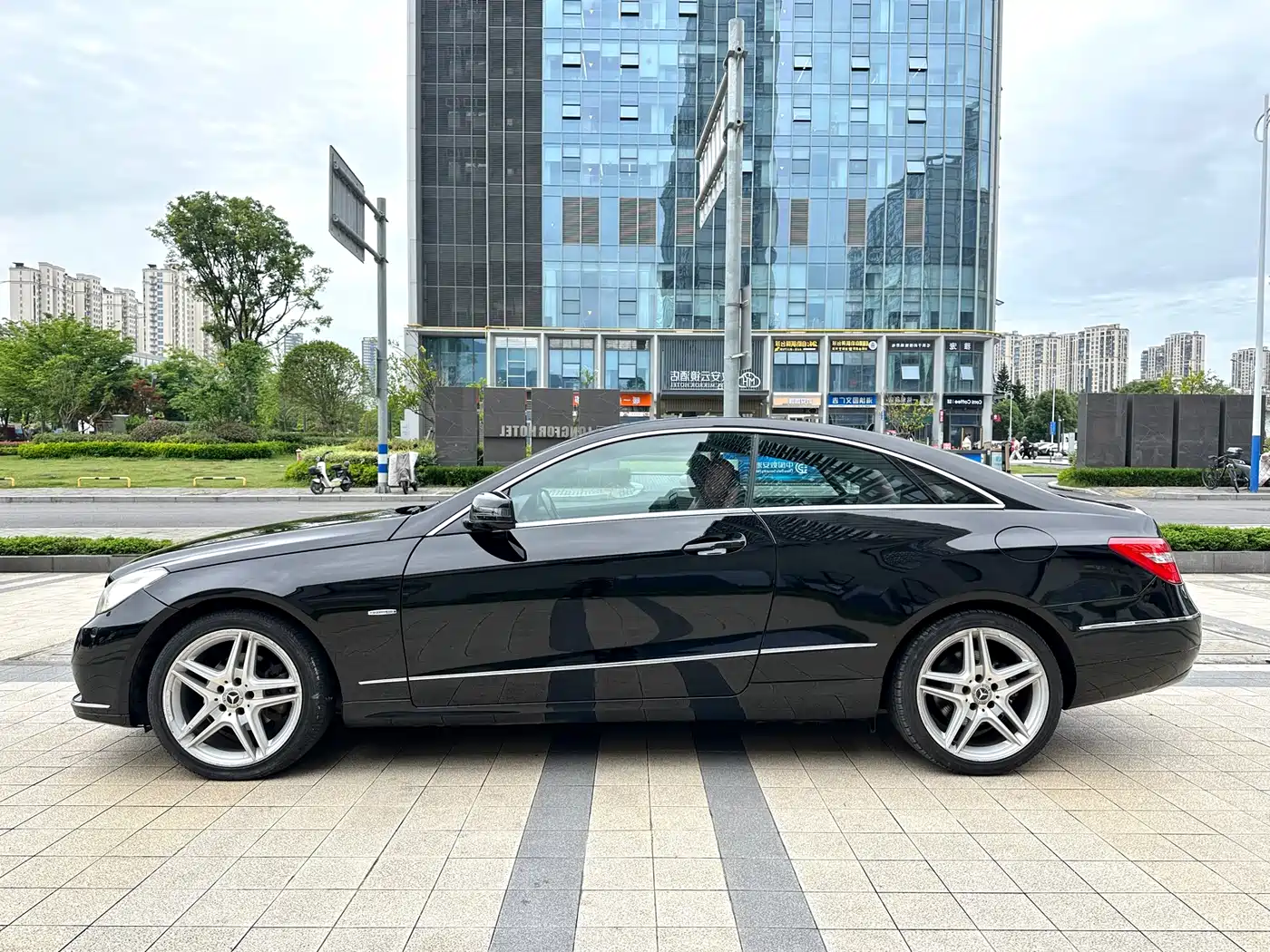 Mercedes-Benz E-Class (Import) 2011 E 260 CGI Coupe фото 3
