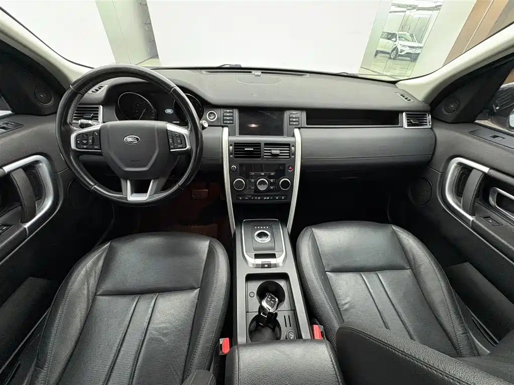 Land Rover Discovery Sport 2018 240PS SE Edition фото 7
