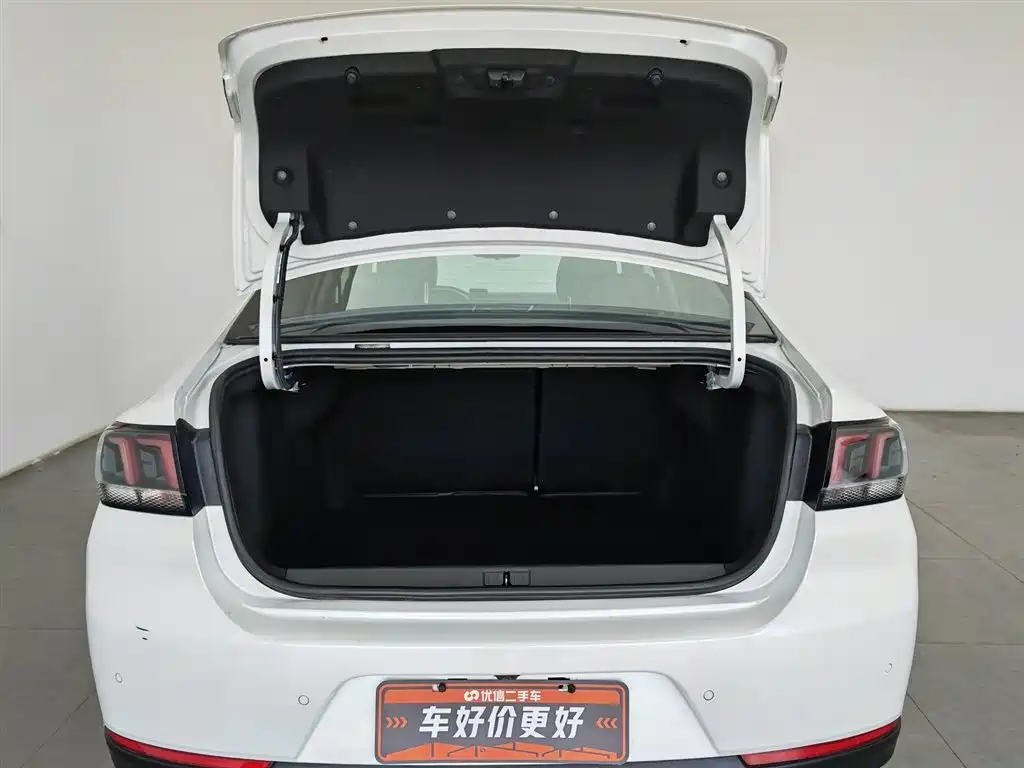 Peugeot 308 2019 1.6L Automatic Luxury Version China V фото 16