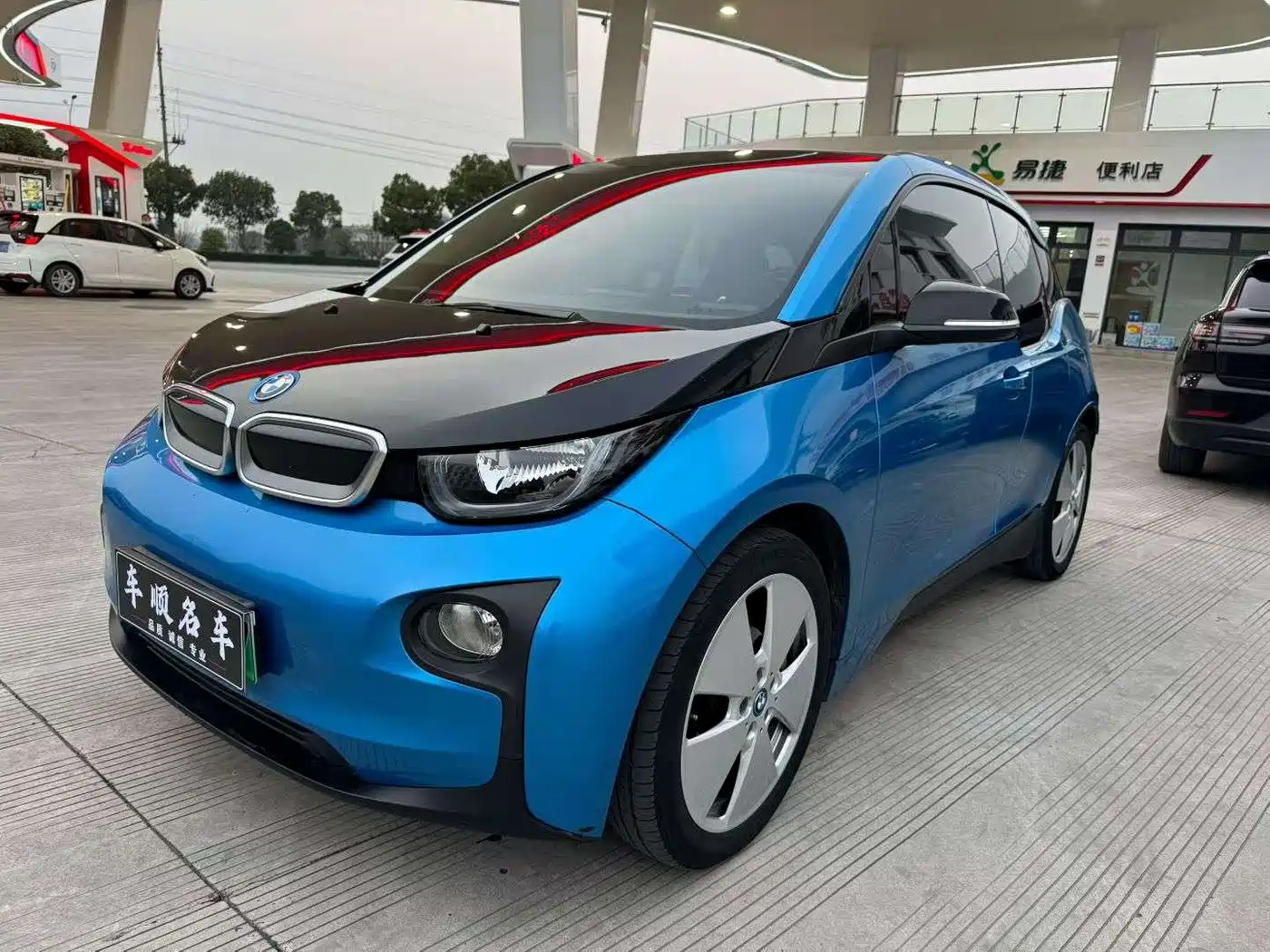 BMW I3