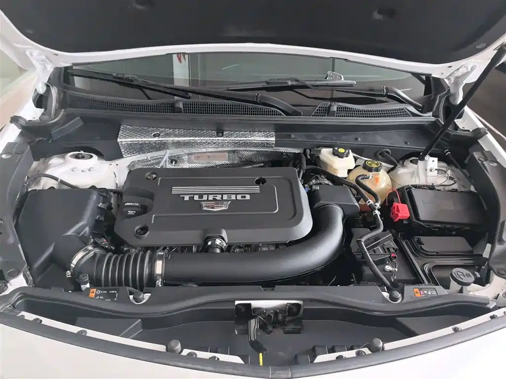 CADILLAC XT4