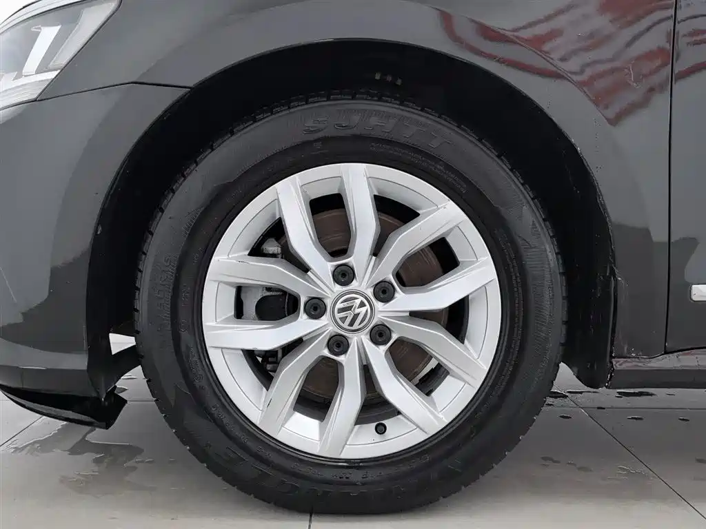 Volkswagen Passat 2017 280TSI DSG Elegance фото 17
