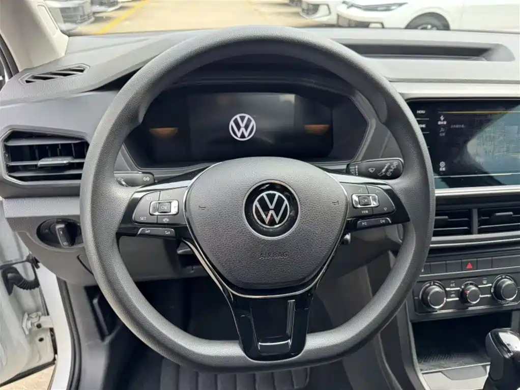 VOLKSWAGEN TU KAI
