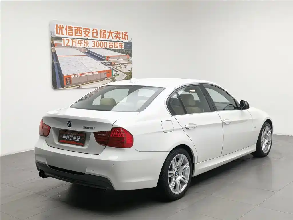 BMW 3 Series (Import) 2010 325i Luxury фото 2
