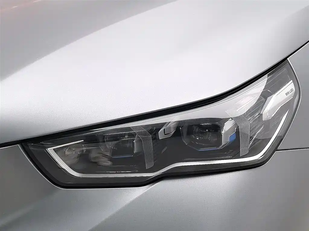 BMW 5 Series 2025 530Li Premium M Sport Package фото 7