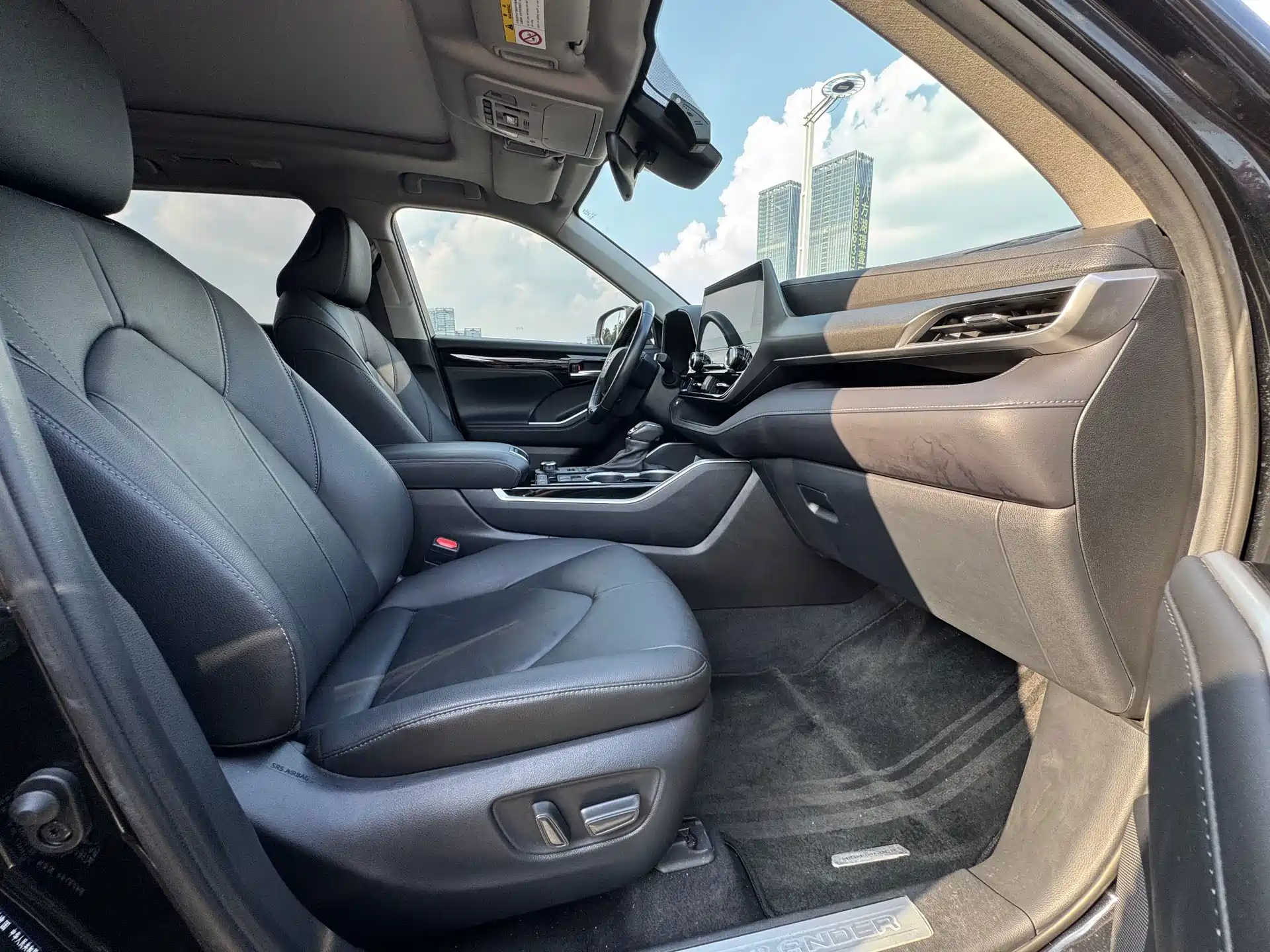 Photo 13 - Toyota Highlander