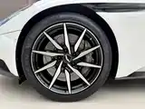 Фото 13 - Aston Martin DB11