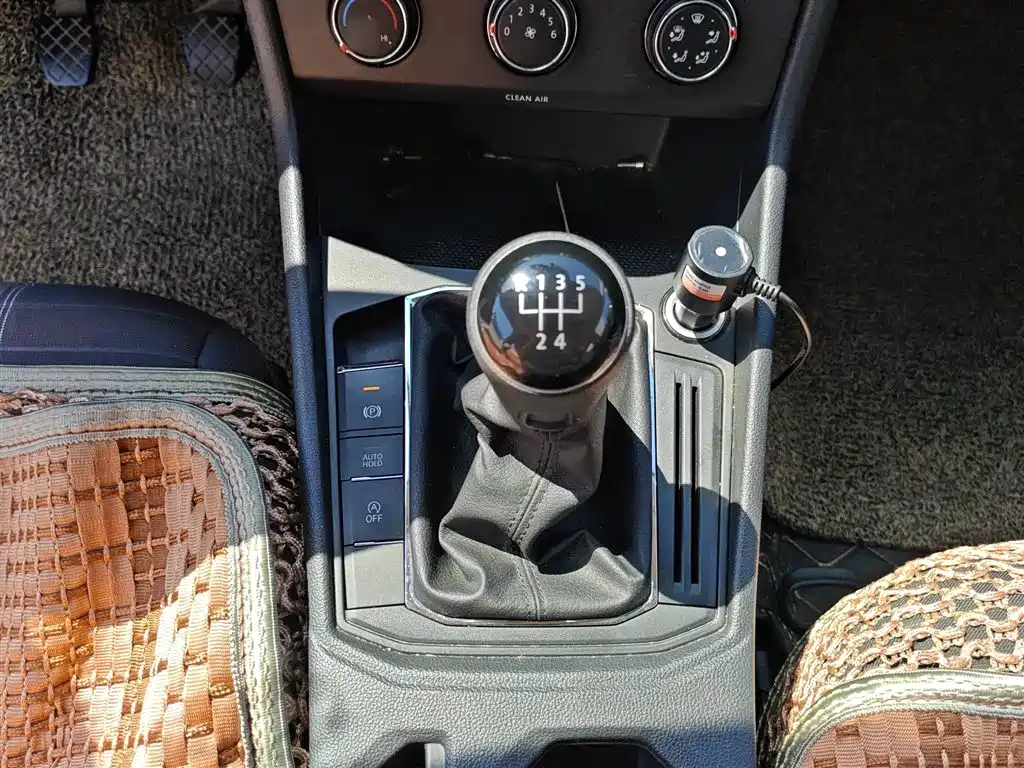 Volkswagen Lavida 2018 1.5L Manual Comfort Edition China V фото 7