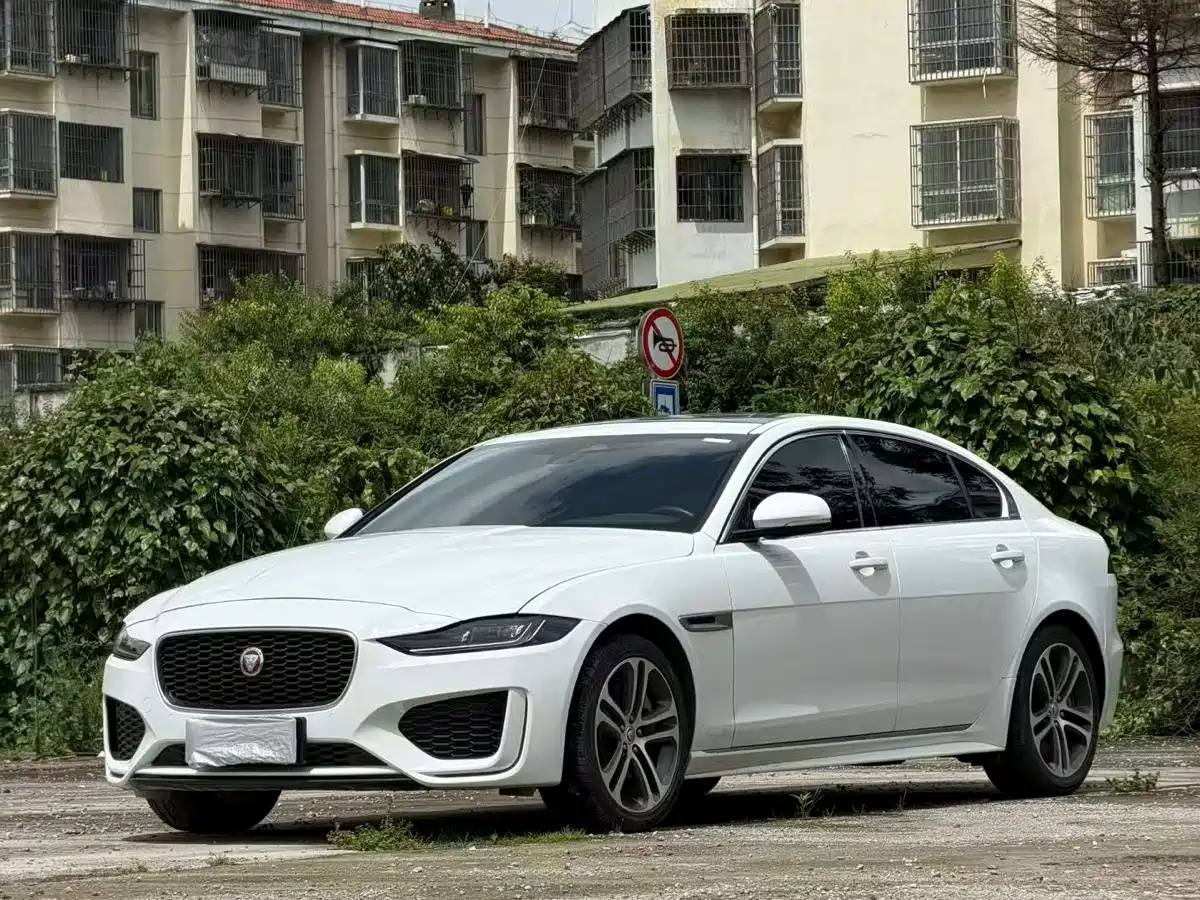Jaguar XEL 2024 Model 2.0T 250PS R-DYNAMIC S Gloss Black Sport Edition