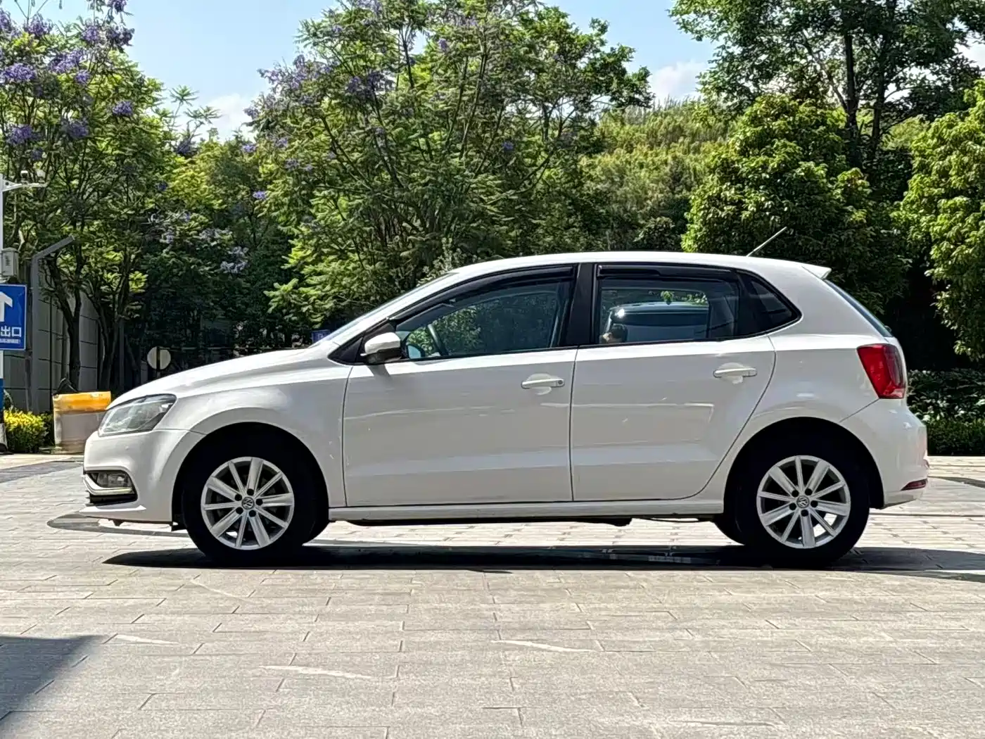 Volkswagen Polo 2014 1.6L Automatic Comfort Edition фото 3