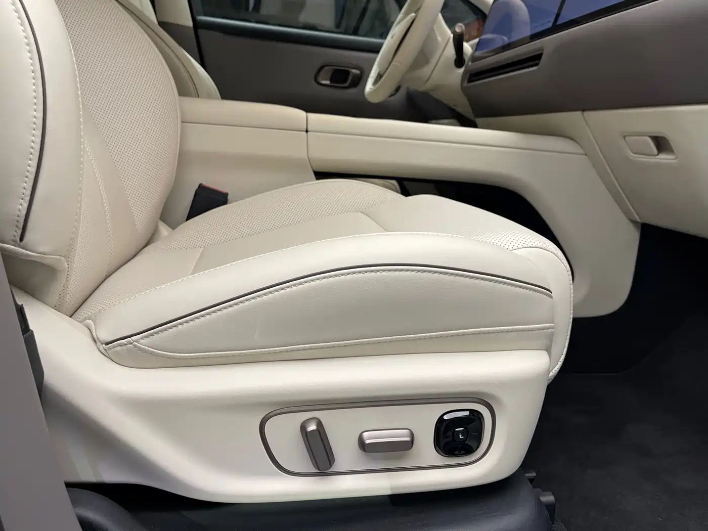Li Auto Li i8 2025 Standard Edition фото 17