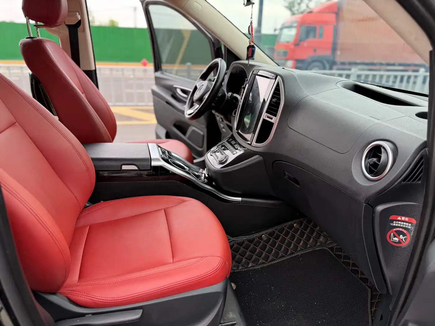 Mercedes-Benz Vito 2016 2.0T Elite Edition фото 5