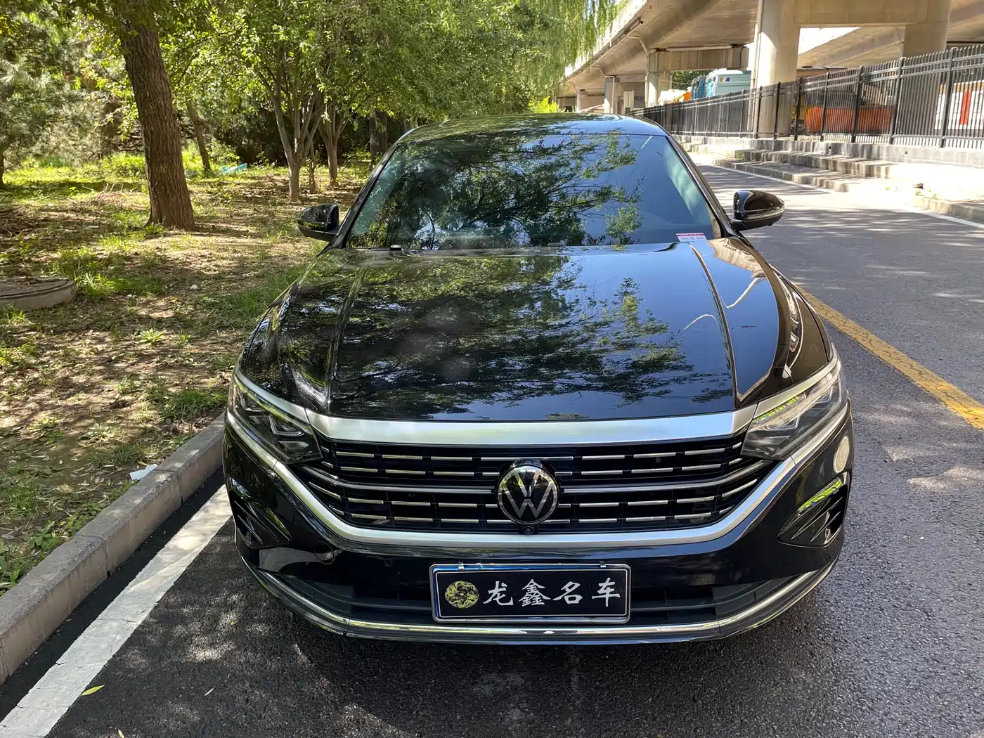 Volkswagen Passat 2023 Facelift 330TSI Luxury Edition фото 2