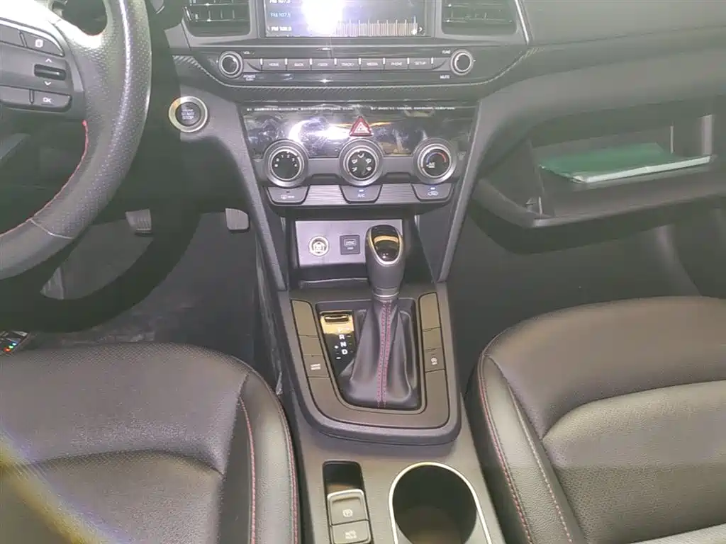 Hyundai Elantra 2020 1.4T DCT Dynamic·Vitality фото 14