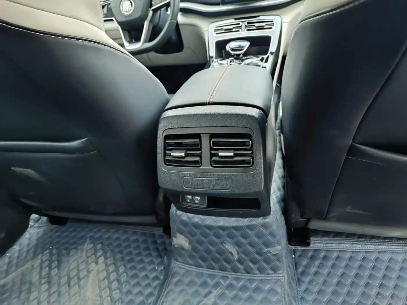 BYD Qin PLUS 2024 Glory Edition DM-i 55KM Leading фото 20