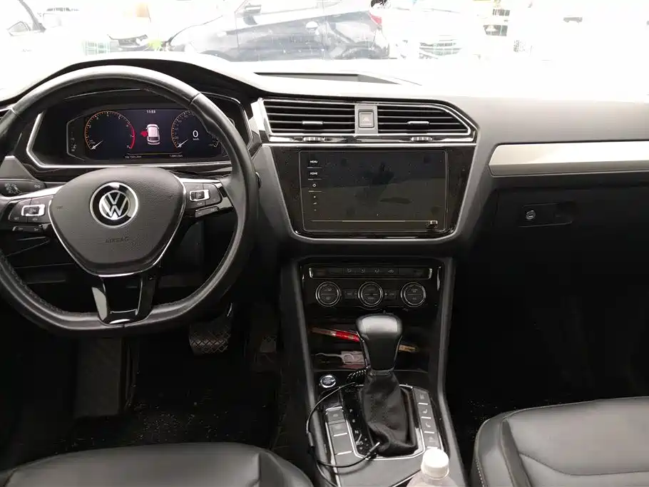 Volkswagen Tiguan L 2021 330TSI Automatic 2WD Smart фото 12