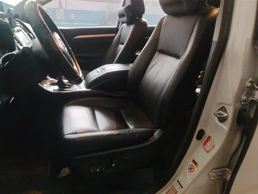 Toyota Highlander 2017 2.0T 4WD Premium 7-Seater фото 8