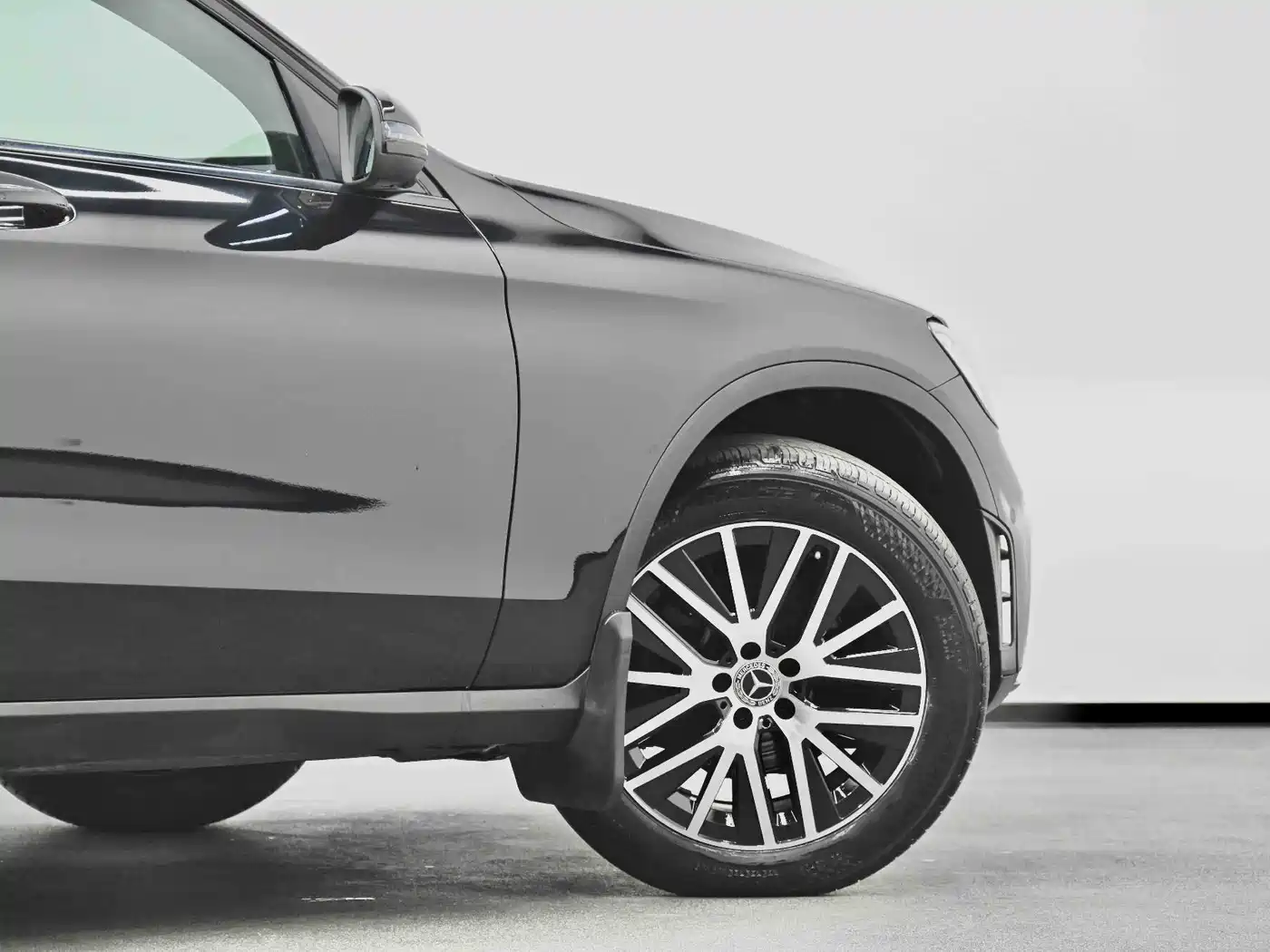 Mercedes-Benz GLC Coupe 2023 Model GLC 260 4MATIC Coupe SUV фото 10